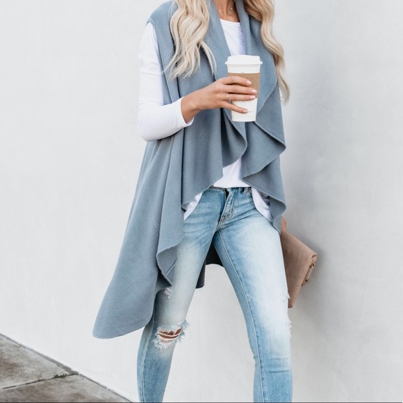 Irresistible Convertible Vest - Picture 3 of 8